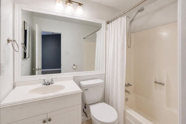 1701 Coronado Hills DR B, Austin, TX 78752