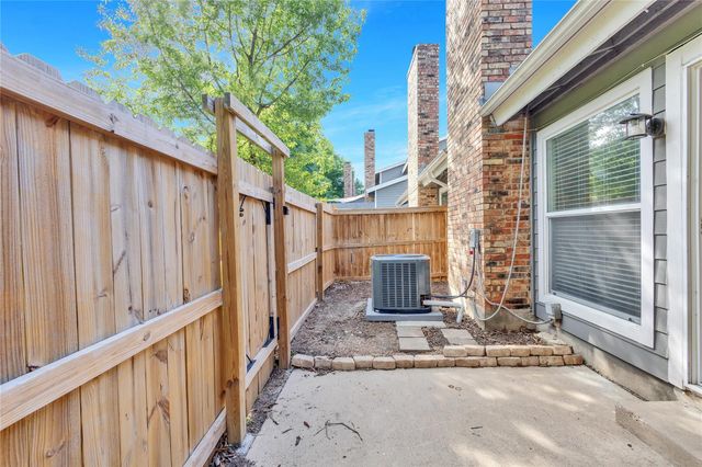 1701 Coronado Hills DR B, Austin, TX 78752