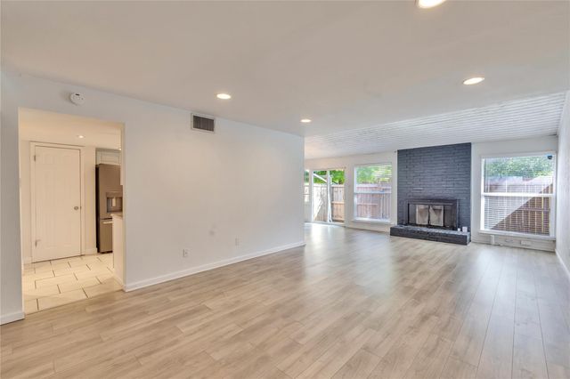 1701 Coronado Hills DR B, Austin, TX 78752