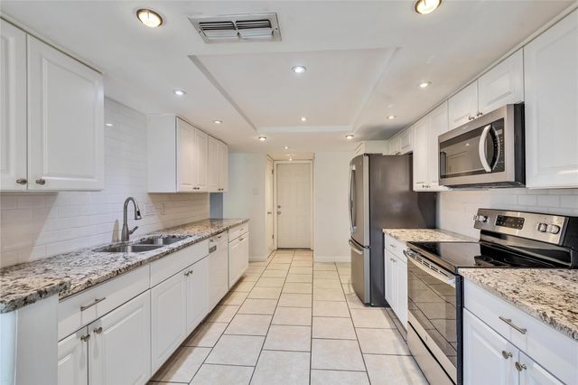 1701 Coronado Hills DR B, Austin, TX 78752