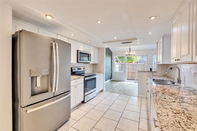 1701 Coronado Hills DR B, Austin, TX 78752