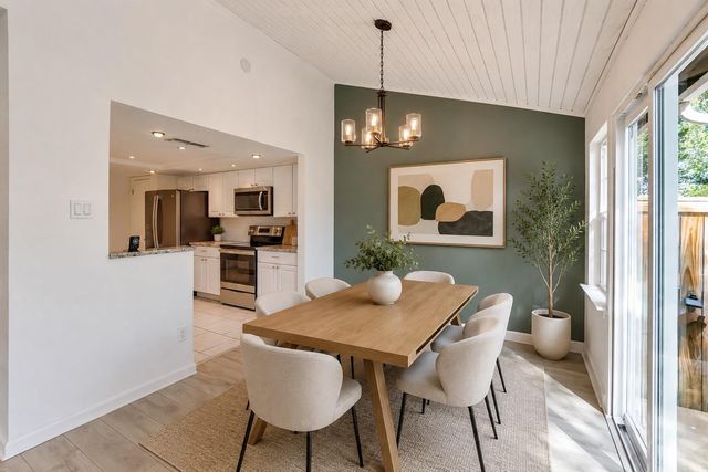 1701 Coronado Hills DR B, Austin, TX 78752