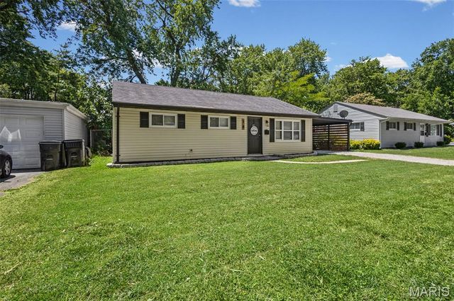 14 Lillian Drive, Belleville, IL 62226