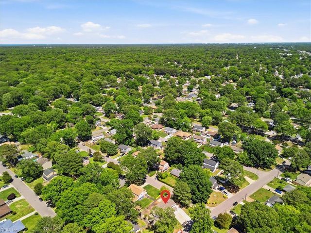 4000 Rumford LN, Virginia Beach, VA 23452