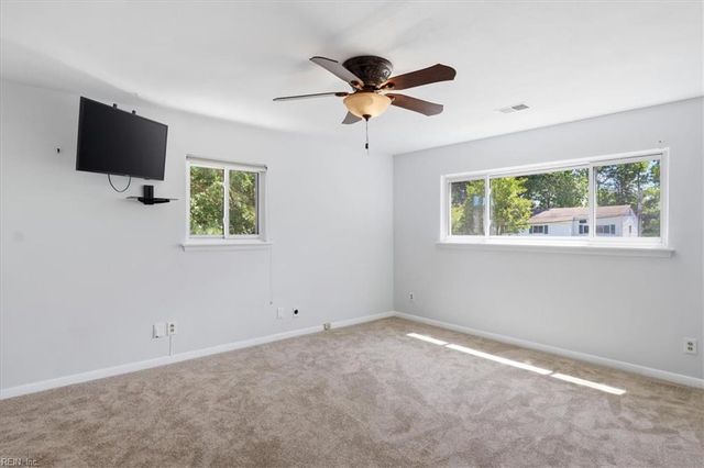 4000 Rumford LN, Virginia Beach, VA 23452