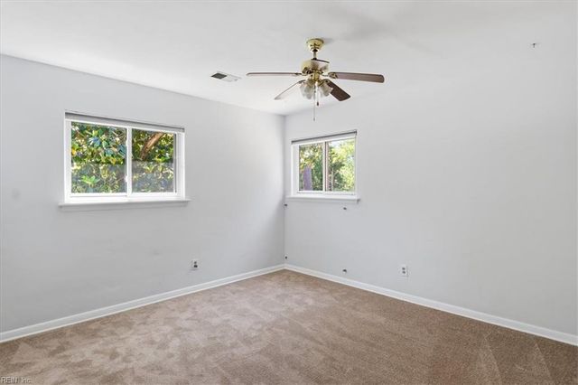 4000 Rumford LN, Virginia Beach, VA 23452