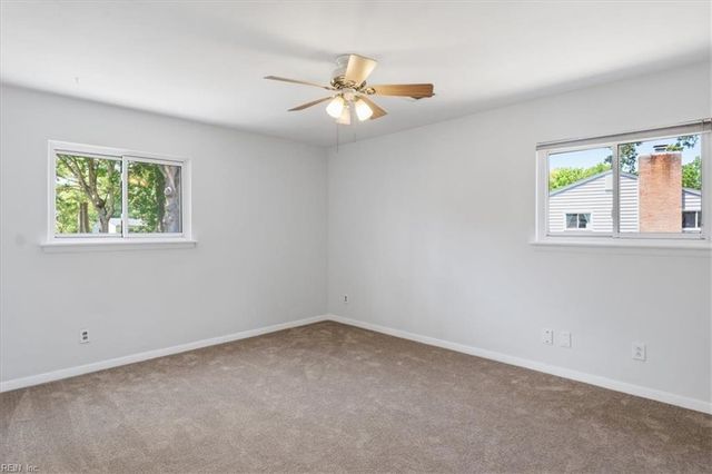 4000 Rumford LN, Virginia Beach, VA 23452