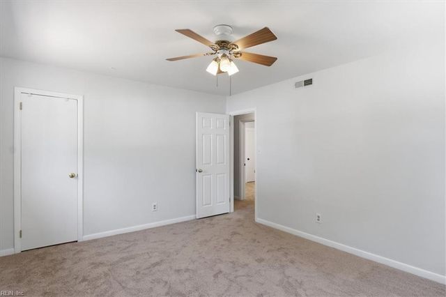 4000 Rumford LN, Virginia Beach, VA 23452
