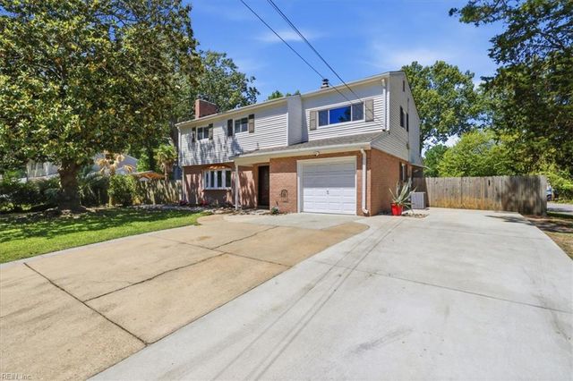 4000 Rumford LN, Virginia Beach, VA 23452