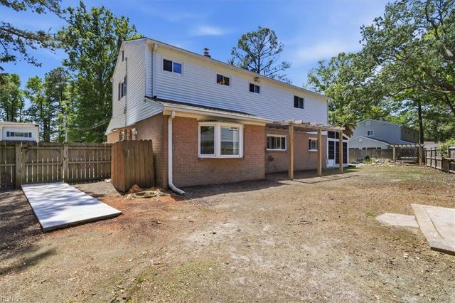 4000 Rumford LN, Virginia Beach, VA 23452