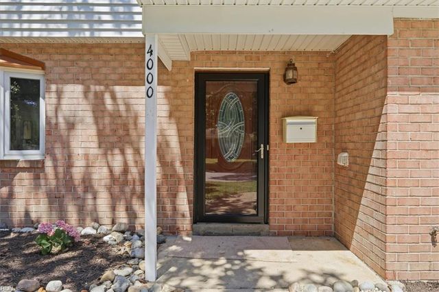 4000 Rumford LN, Virginia Beach, VA 23452