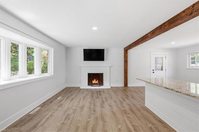 4000 Rumford LN, Virginia Beach, VA 23452