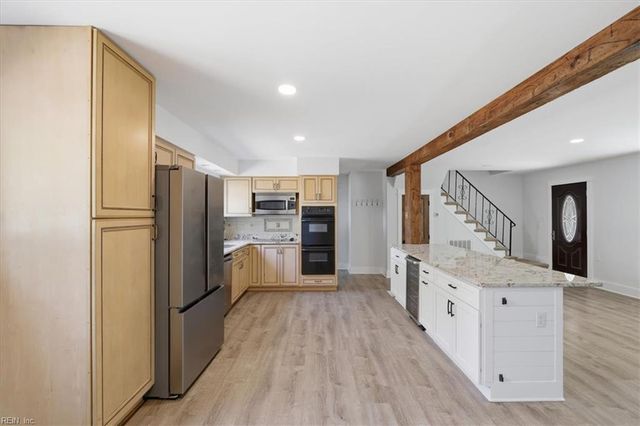 4000 Rumford LN, Virginia Beach, VA 23452