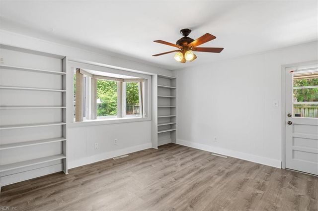 4000 Rumford LN, Virginia Beach, VA 23452