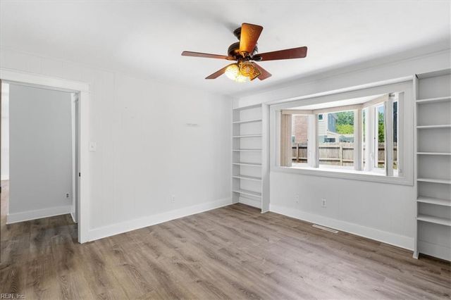 4000 Rumford LN, Virginia Beach, VA 23452