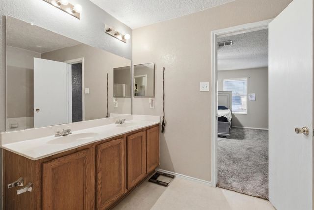 2955 Celian Drive, Grand Prairie, TX 75052