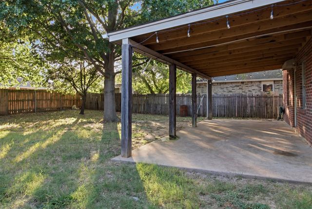 2955 Celian Drive, Grand Prairie, TX 75052