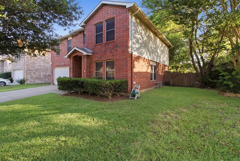 2955 Celian Drive, Grand Prairie, TX 75052