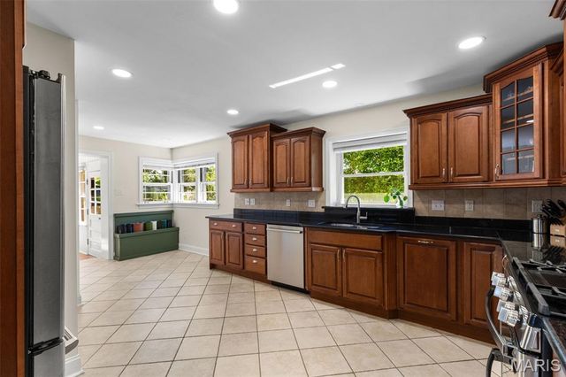 10 Ridge Line Drive, Warson Woods, MO 63122