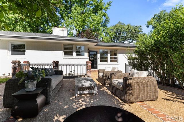10 Ridge Line Drive, Warson Woods, MO 63122