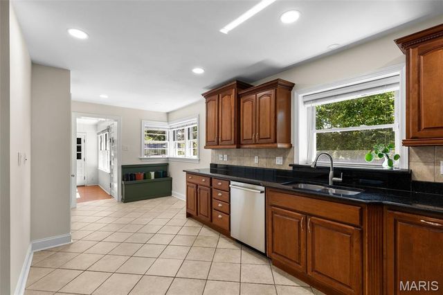 10 Ridge Line Drive, Warson Woods, MO 63122