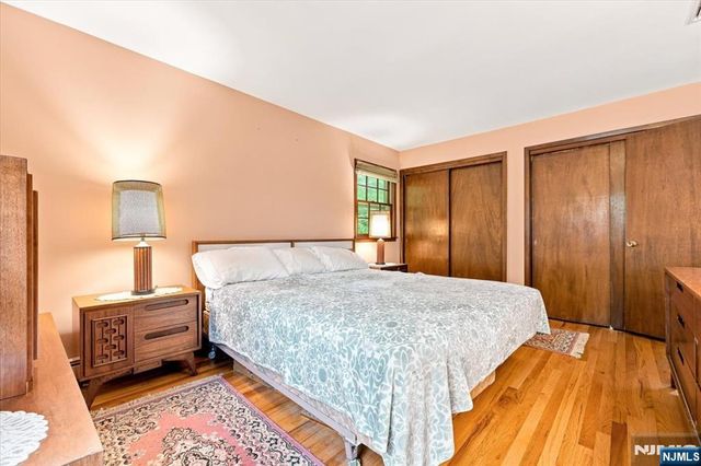 24 Hickory Road, Ringwood, NJ 07456