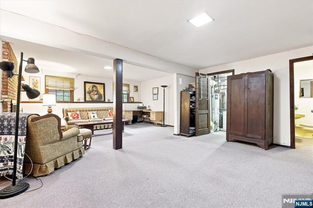 24 Hickory Road, Ringwood, NJ 07456