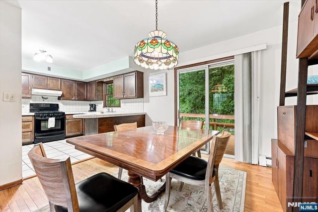 24 Hickory Road, Ringwood, NJ 07456