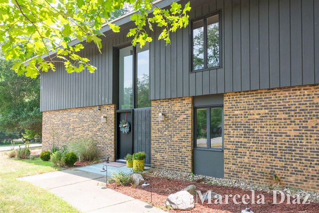 3431 Tricklewood Drive, Grand Rapids, MI 49546