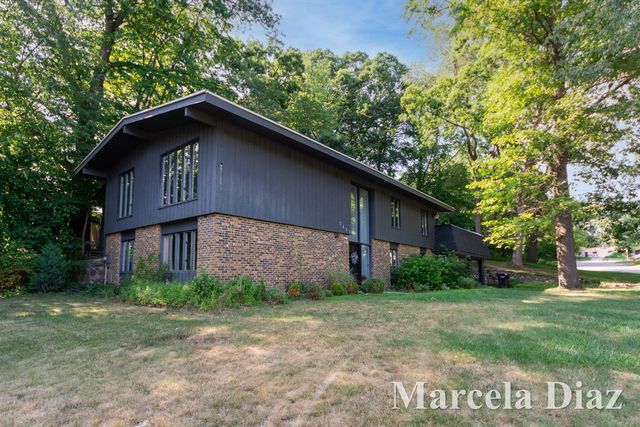 3431 Tricklewood Drive, Grand Rapids, MI 49546