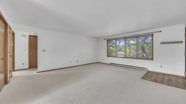 215 S 11 STREET, Oostburg, WI 53070
