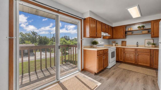 215 S 11 STREET, Oostburg, WI 53070
