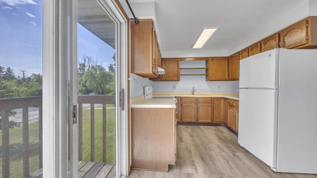 215 S 11 STREET, Oostburg, WI 53070
