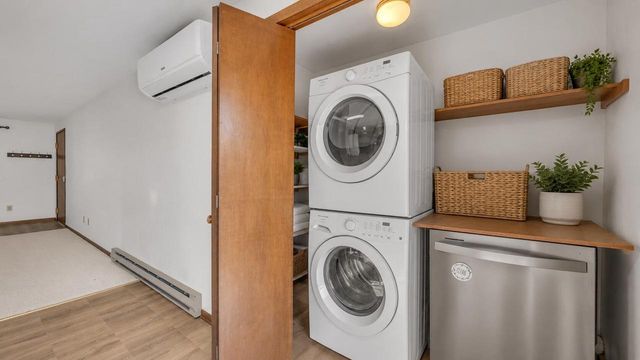 215 S 11 STREET, Oostburg, WI 53070