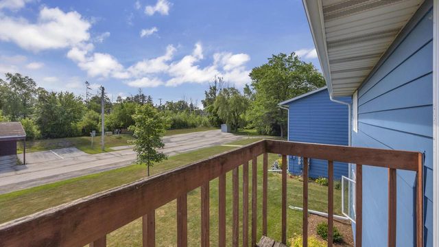 215 S 11 STREET, Oostburg, WI 53070