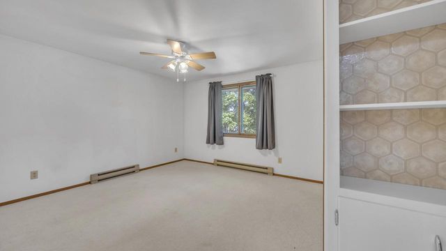 215 S 11 STREET, Oostburg, WI 53070