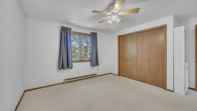 215 S 11 STREET, Oostburg, WI 53070
