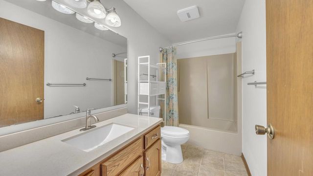 215 S 11 STREET, Oostburg, WI 53070