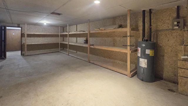 215 S 11 STREET, Oostburg, WI 53070