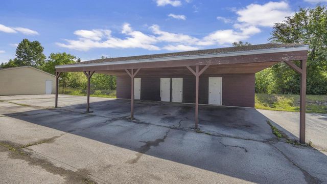 215 S 11 STREET, Oostburg, WI 53070