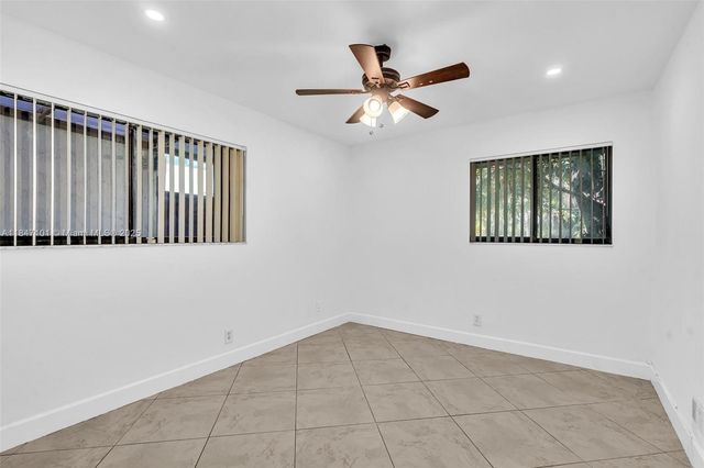5012 SW 40 AV 5012, Fort Lauderdale, FL 33312