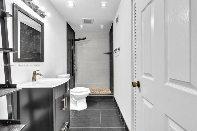 5012 SW 40 AV 5012, Fort Lauderdale, FL 33312