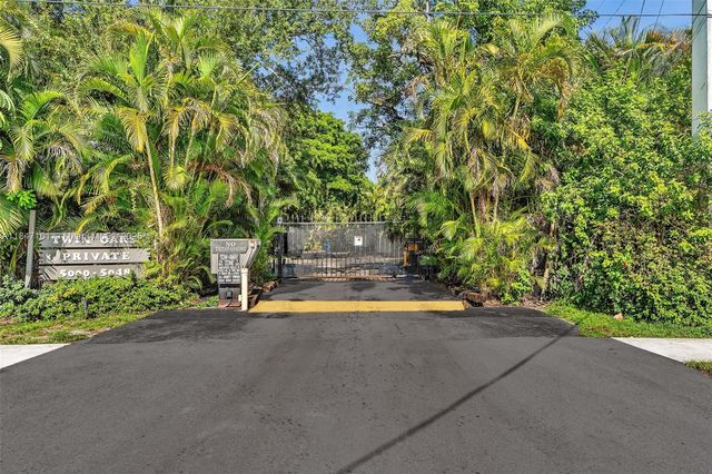 5012 SW 40 AV 5012, Fort Lauderdale, FL 33312