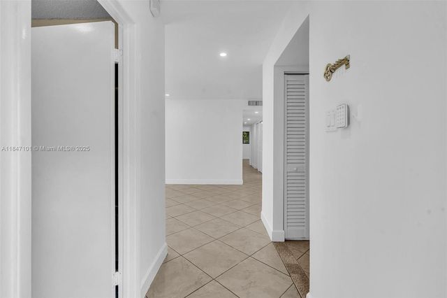 5012 SW 40 AV 5012, Fort Lauderdale, FL 33312