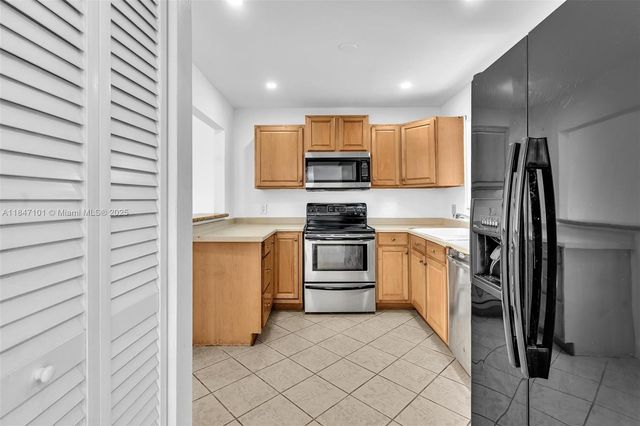5012 SW 40 AV 5012, Fort Lauderdale, FL 33312