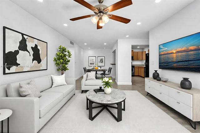 5012 SW 40 AV 5012, Fort Lauderdale, FL 33312