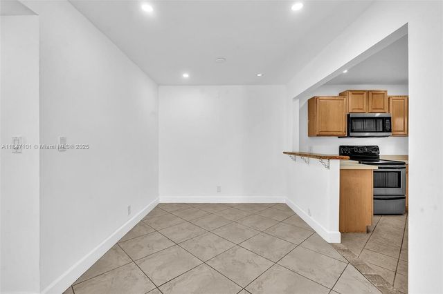 5012 SW 40 AV 5012, Fort Lauderdale, FL 33312