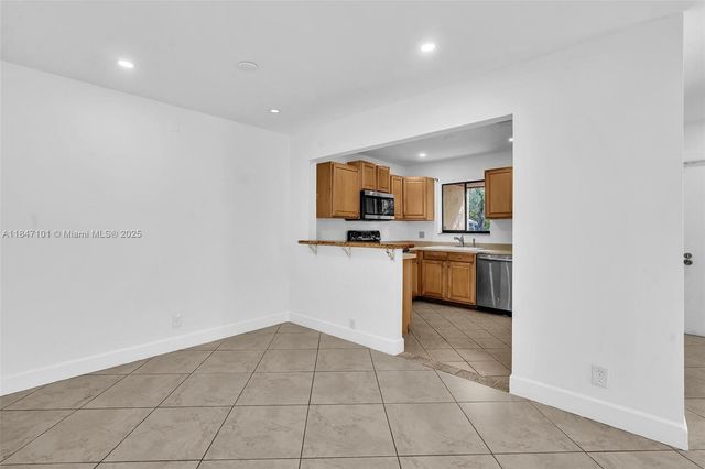5012 SW 40 AV 5012, Fort Lauderdale, FL 33312