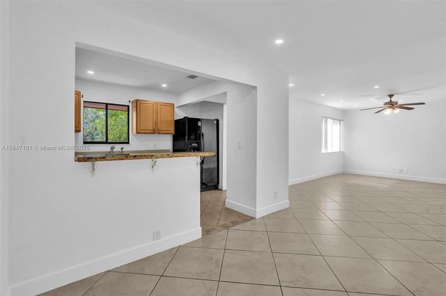 5012 SW 40 AV 5012, Fort Lauderdale, FL 33312