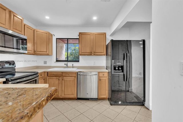 5012 SW 40 AV 5012, Fort Lauderdale, FL 33312